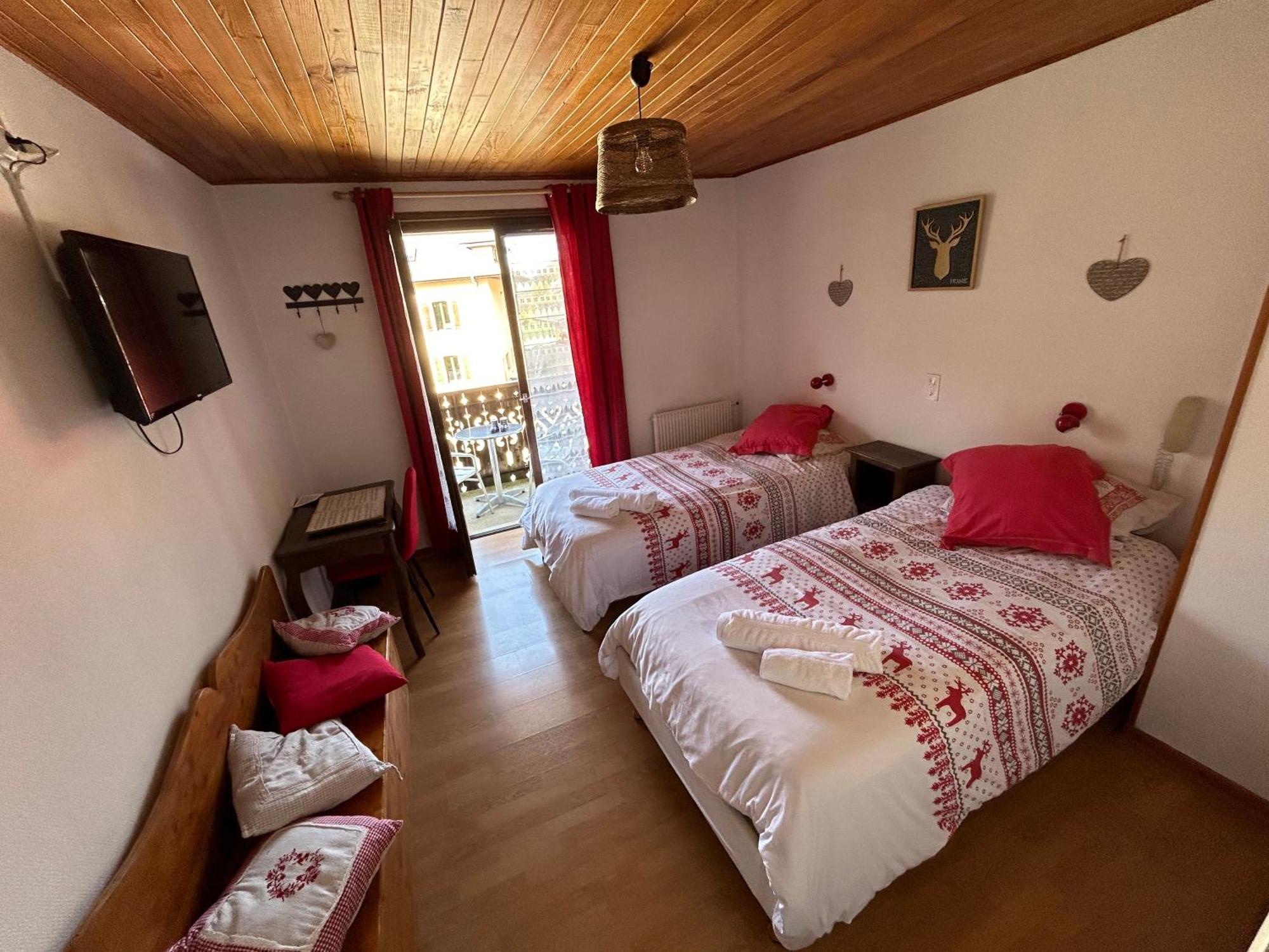 Les Tilleuls Le Biot Esterno foto